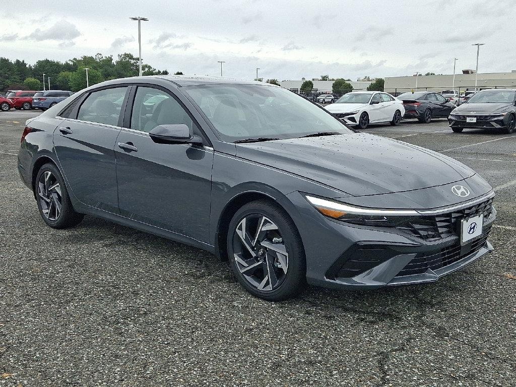 New 2026 Hyundai Elantra Limited Sedan