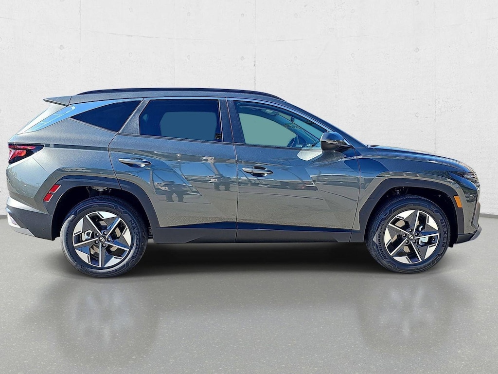 New 2026 Hyundai Tucson Hybrid SEL SUV