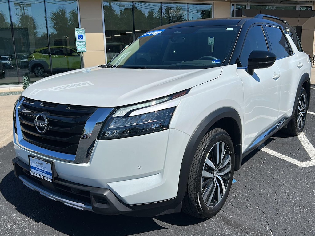Used 2025 Nissan Pathfinder Platinum SUV