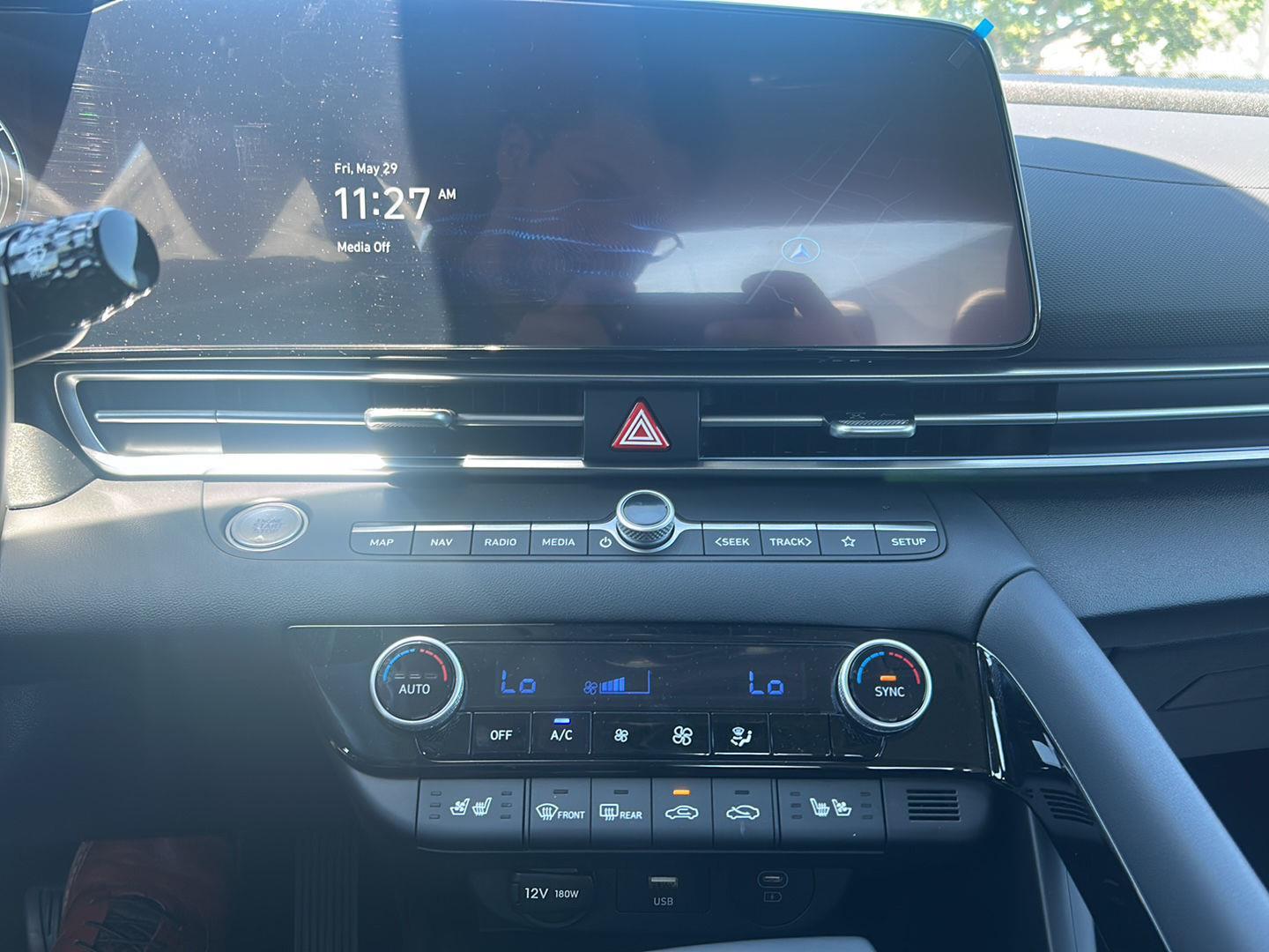2025 Hyundai Elantra Limited - Photo 21