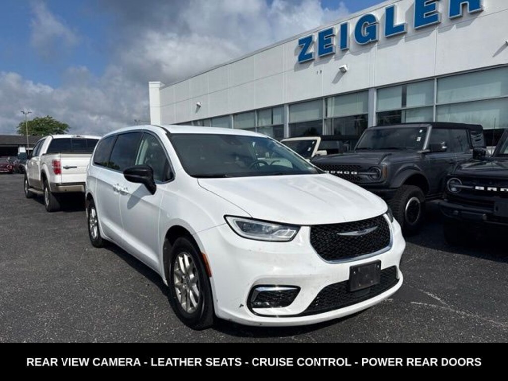 Used 2024 Chrysler Pacifica Touring L Van Passenger Van