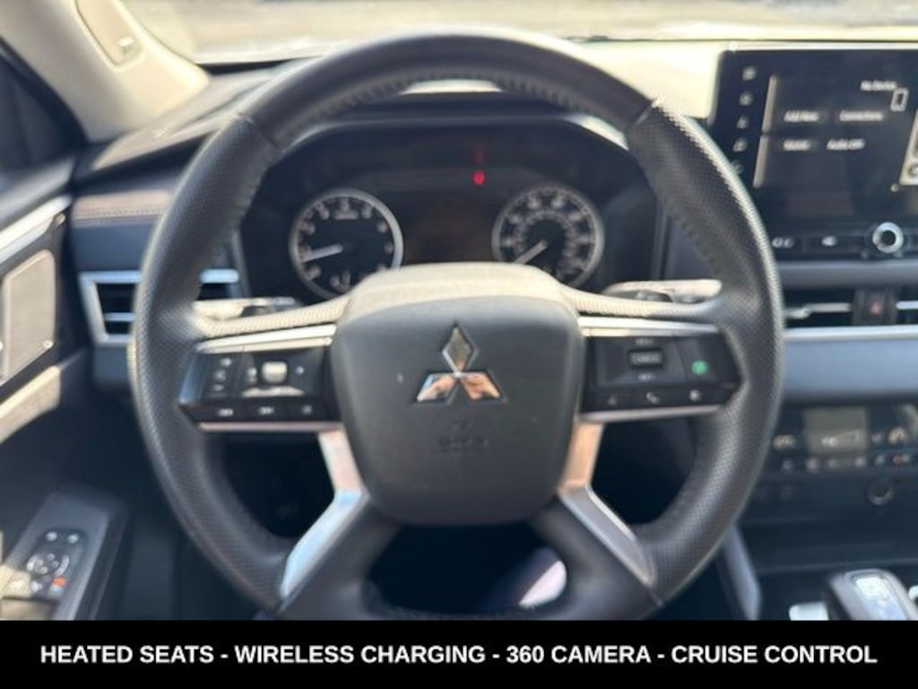 Used 2025 Mitsubishi Outlander SE SUV