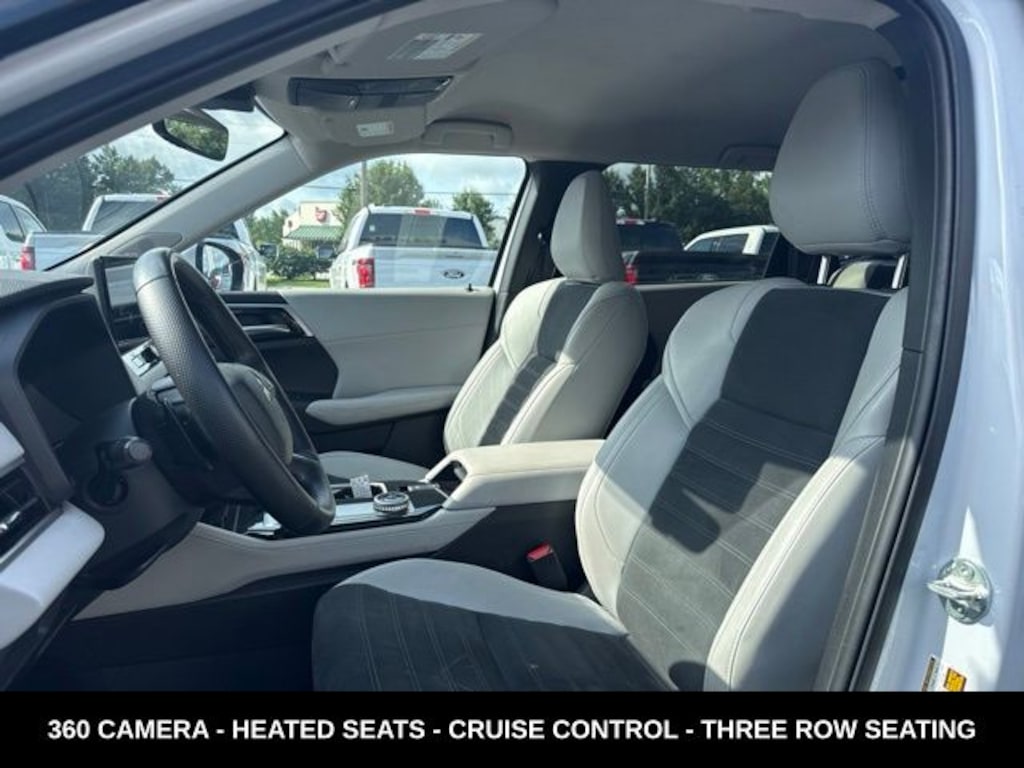 Used 2025 Mitsubishi Outlander SE SUV
