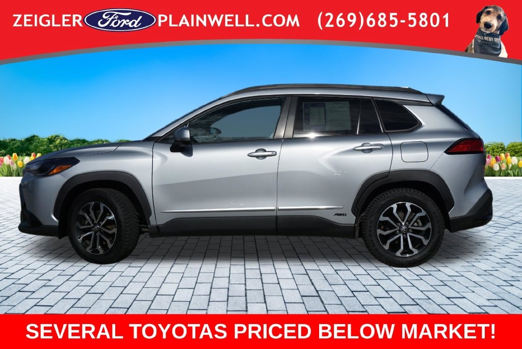 Used 2024 Toyota Corolla Cross Hybrid SE SUV