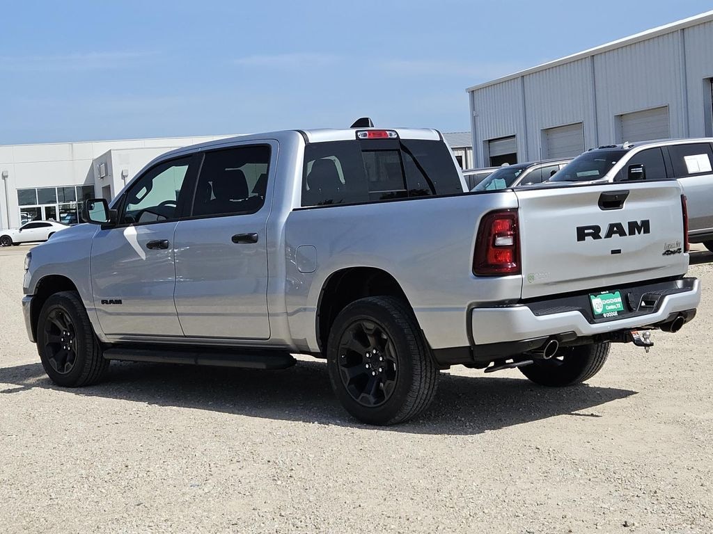 New 2026 Ram 1500 EXPRESS CREW CAB 4X4 5'7 BOX Pickup