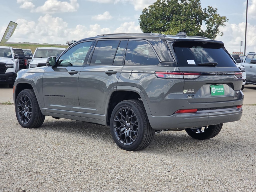 New 2027 Jeep Grand Cherokee SUMMIT 4X4 Sport Utility