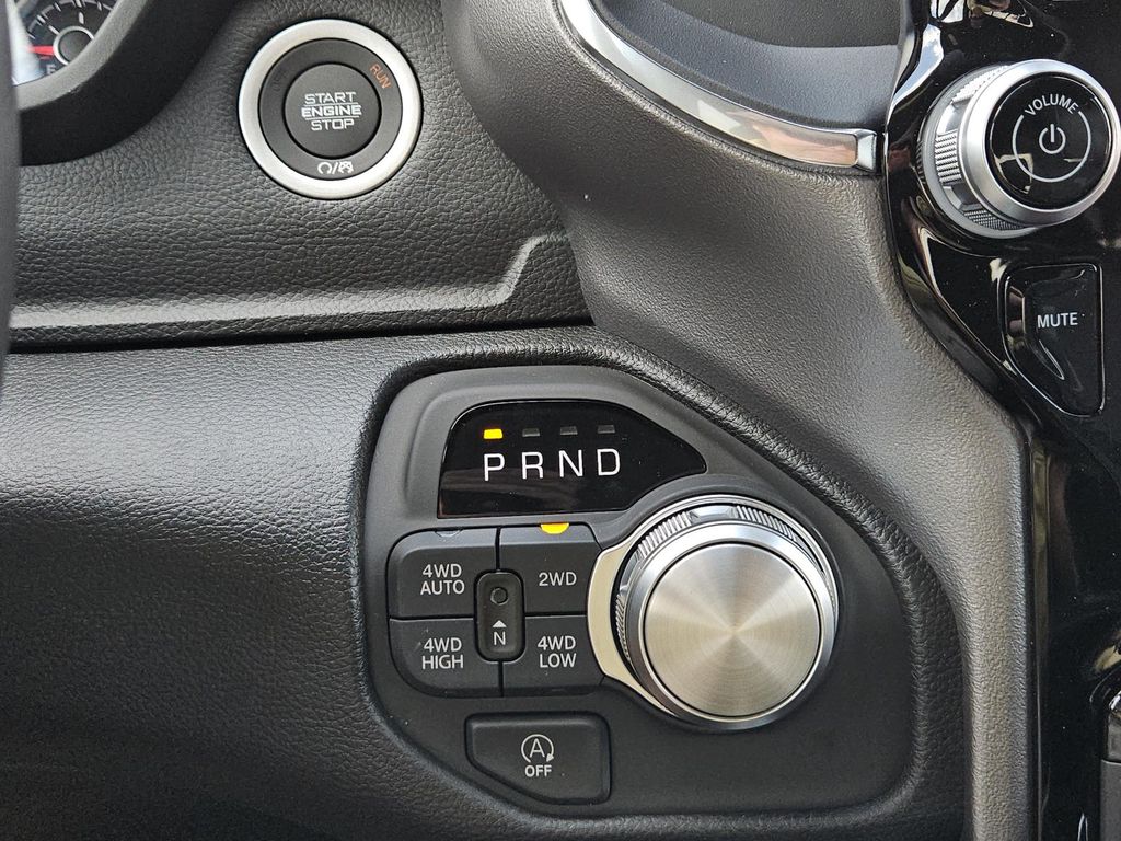 2026 RAM 1500 Laramie - Photo 15
