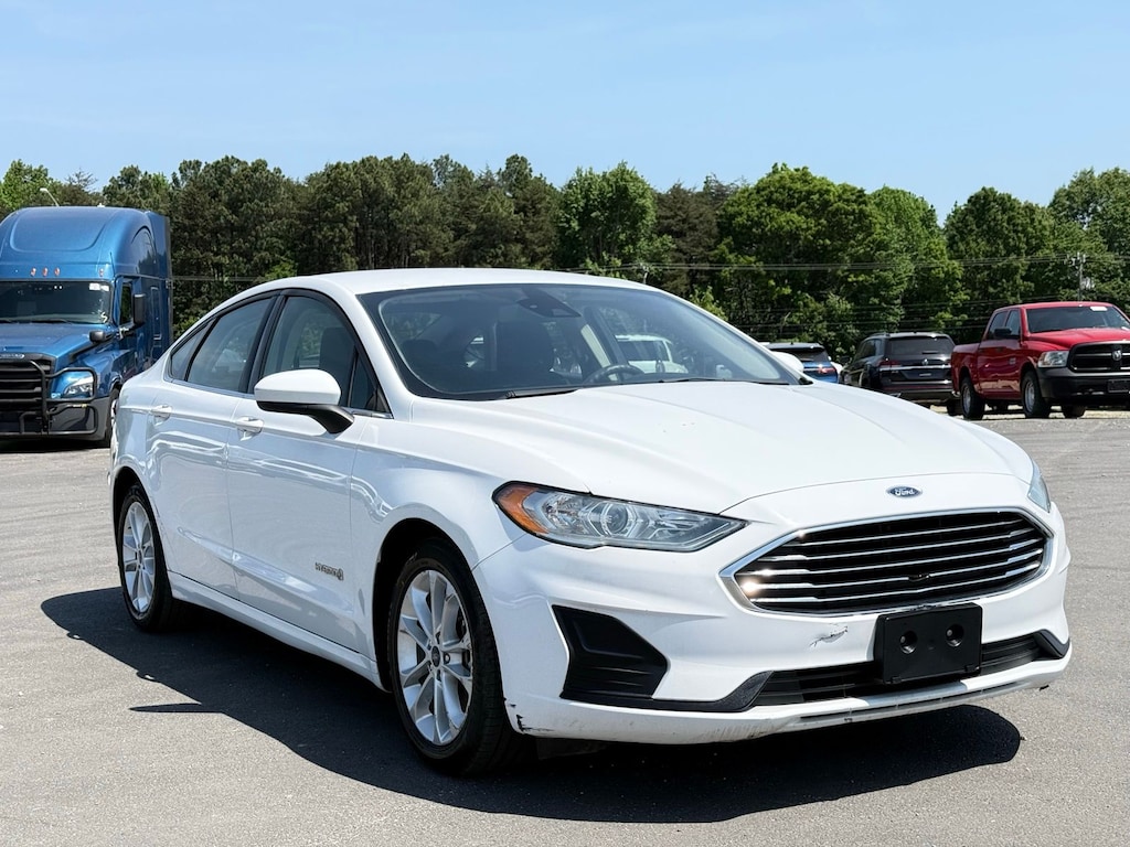 Used 2019 Ford Fusion Hybrid SE Sedan