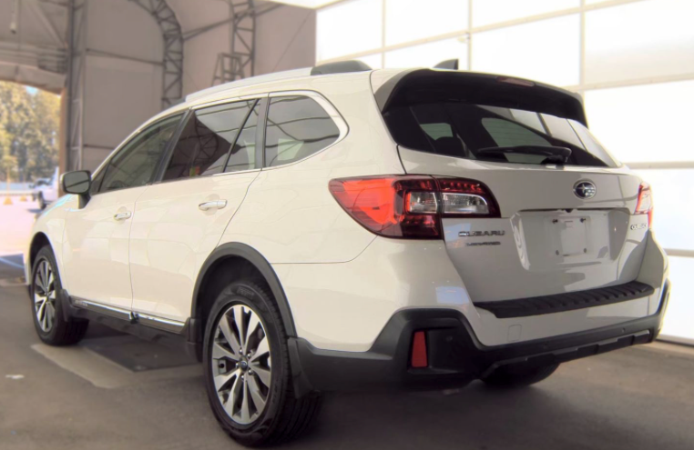 Used 2018 Subaru Outback 2.5i SUV
