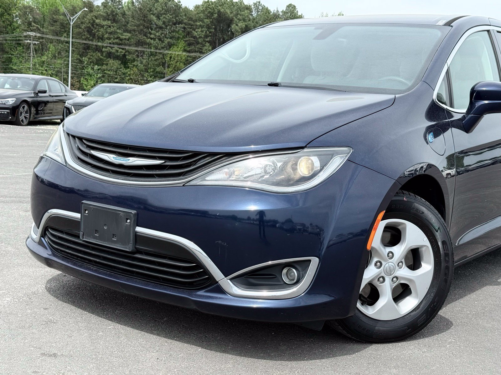 Used 2018 Chrysler Pacifica Hybrid Touring Plus Minivan/Van
