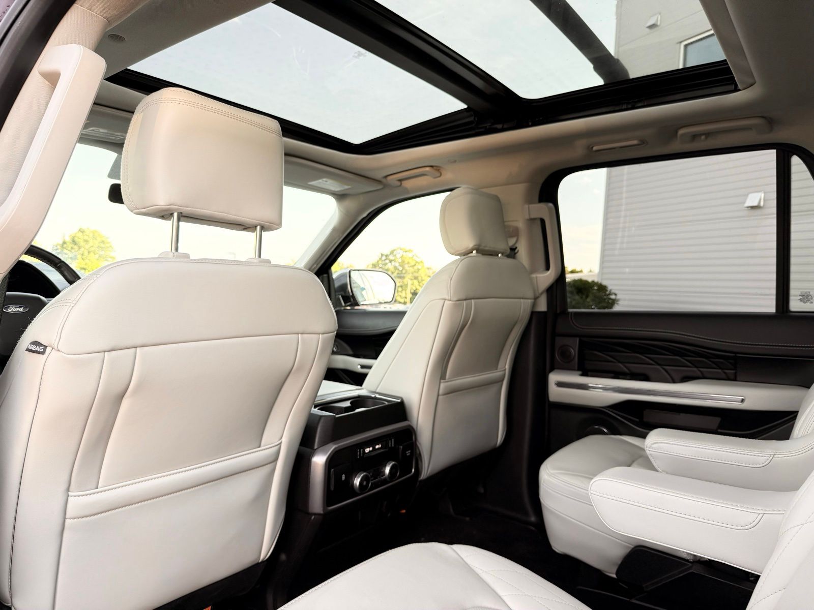2020 Ford Expedition Platinum - Photo 19