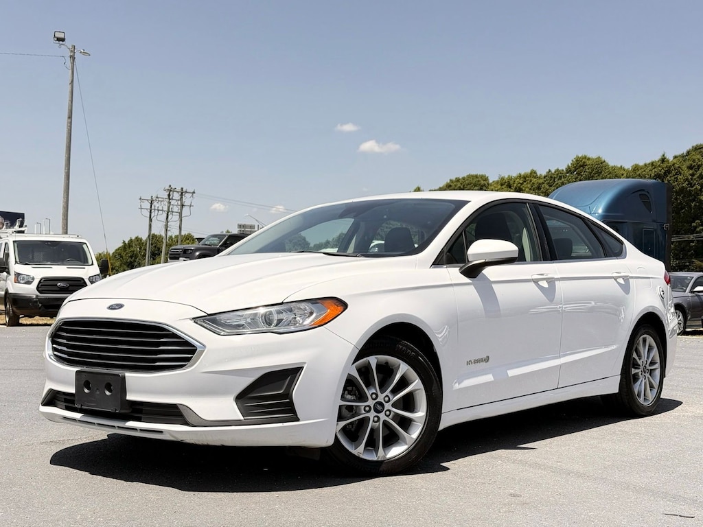 Used 2019 Ford Fusion Hybrid SE Sedan