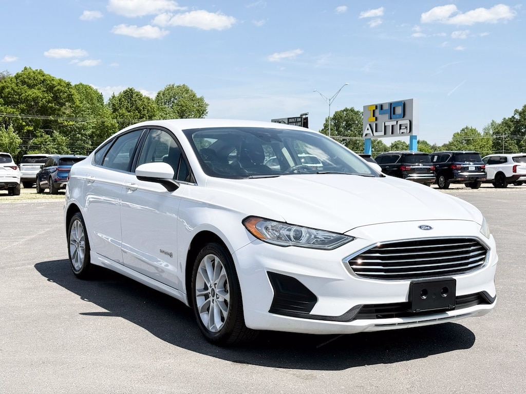Used 2019 Ford Fusion Hybrid SE Sedan