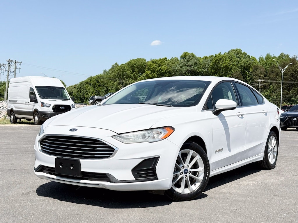 Used 2019 Ford Fusion Hybrid SE Sedan