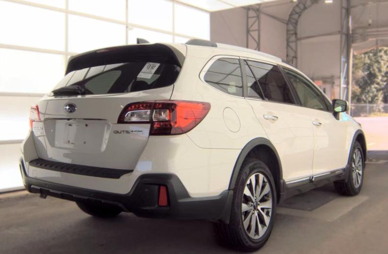 Used 2018 Subaru Outback 2.5i SUV