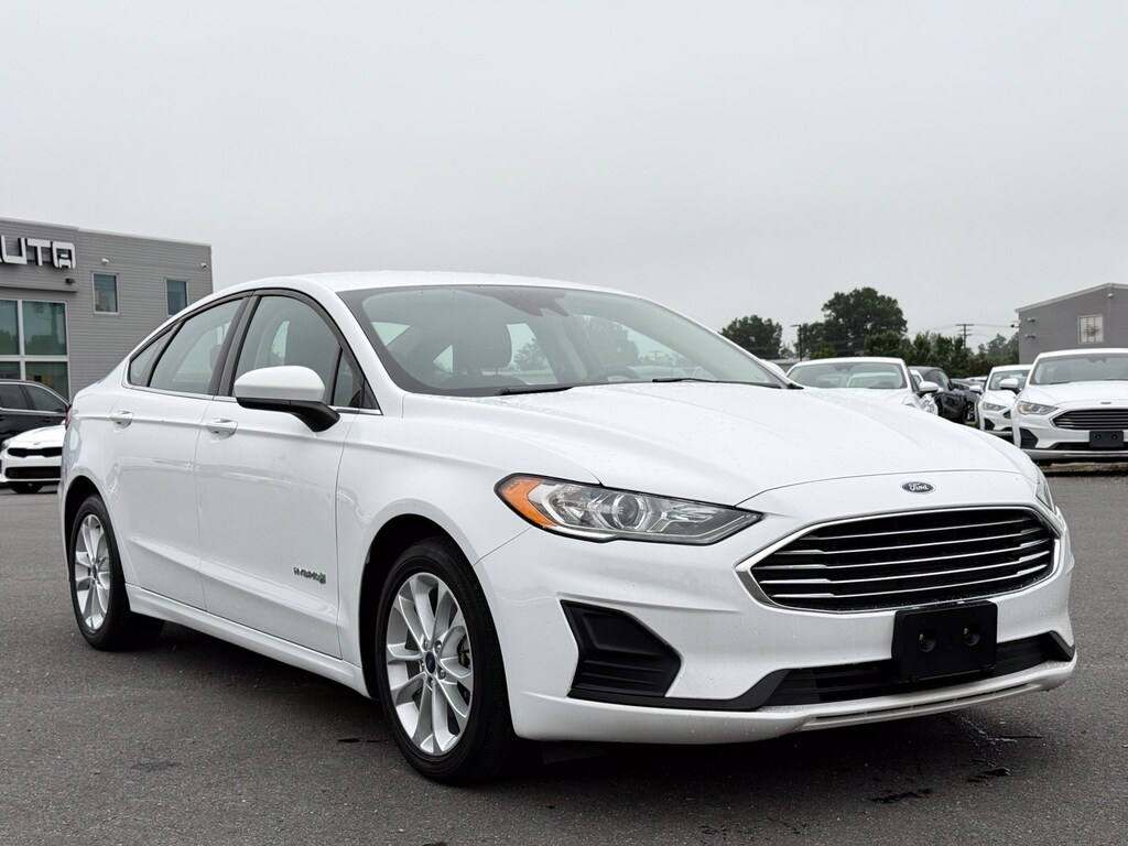 Used 2019 Ford Fusion Hybrid SE Sedan