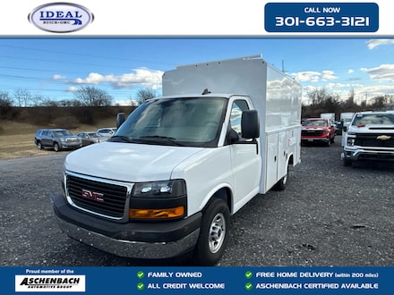 2025 GMC Savana Cutaway 3500 1WT Cutaway Van