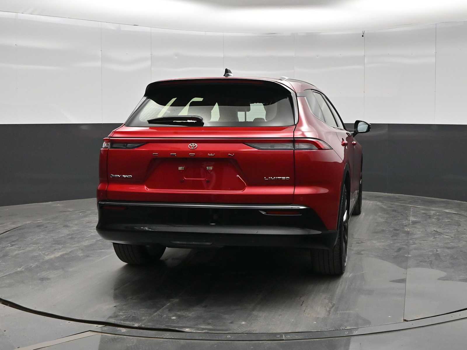 2025 Toyota Crown Signia Limited - Photo 6