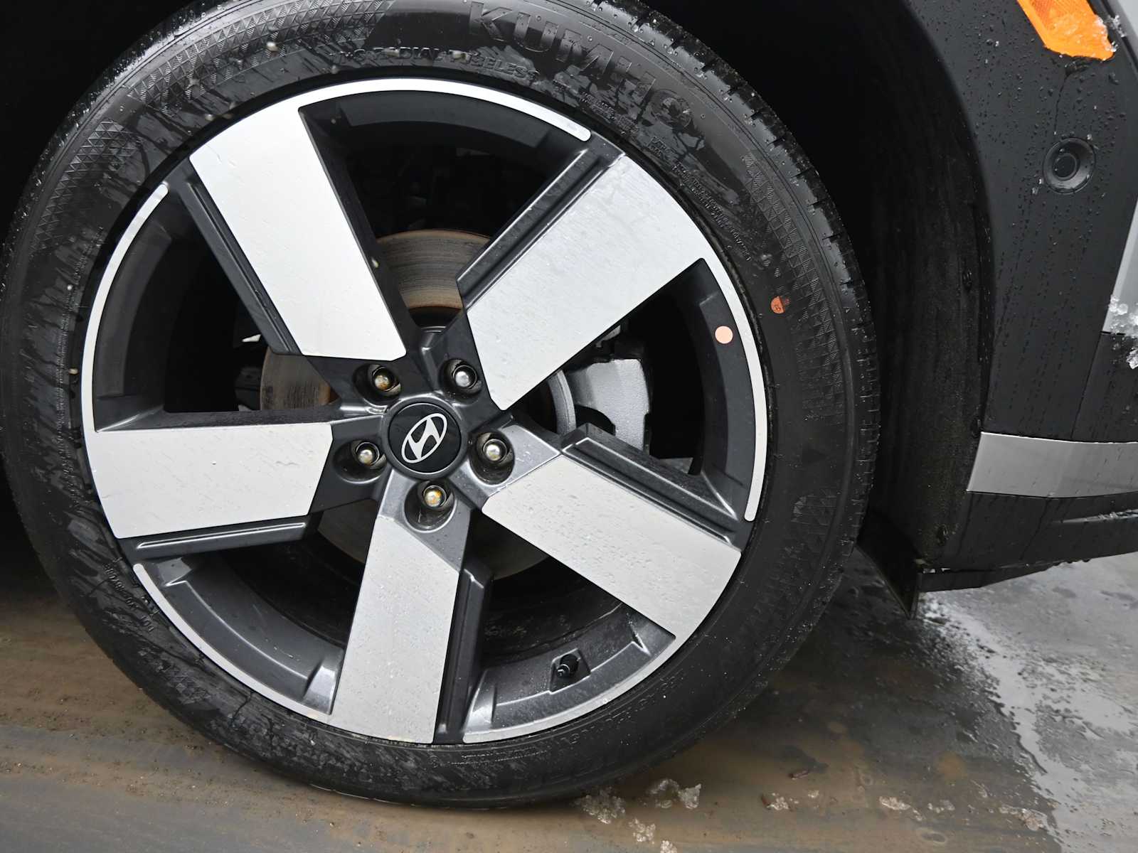 2026 Hyundai Santa Fe Limited - Photo 10