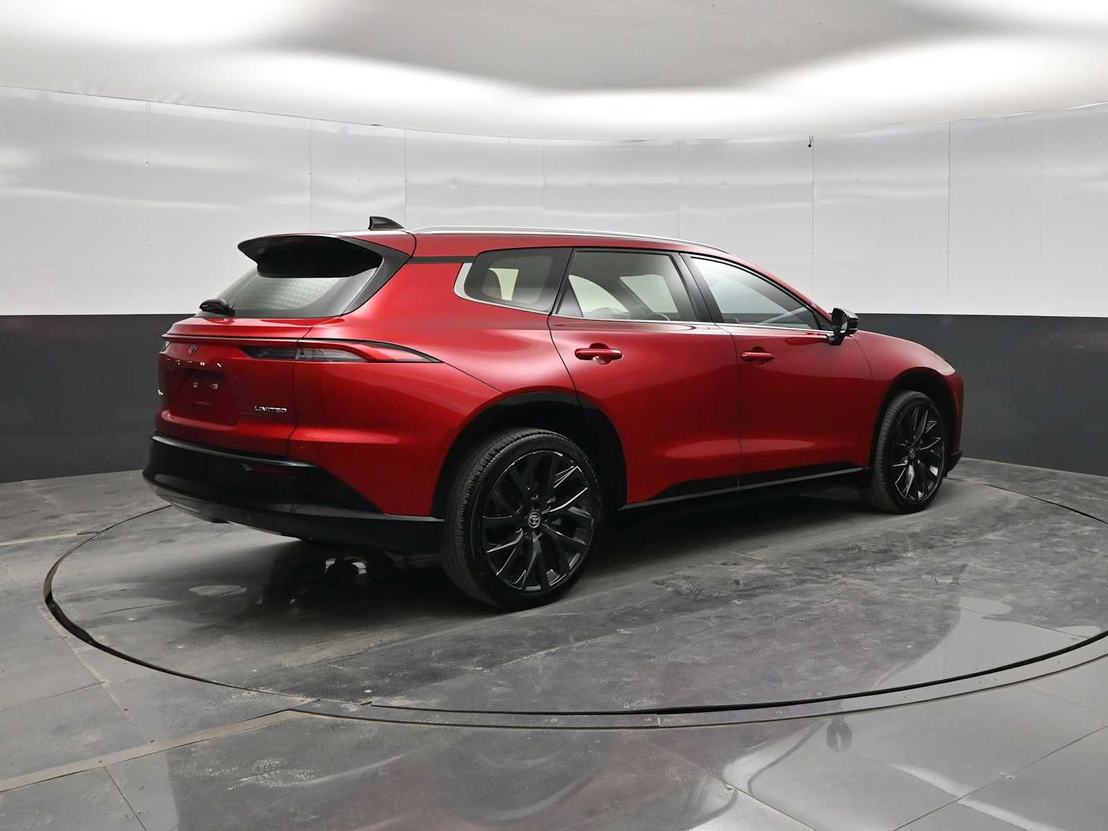 2025 Toyota Crown Signia Limited - Photo 7
