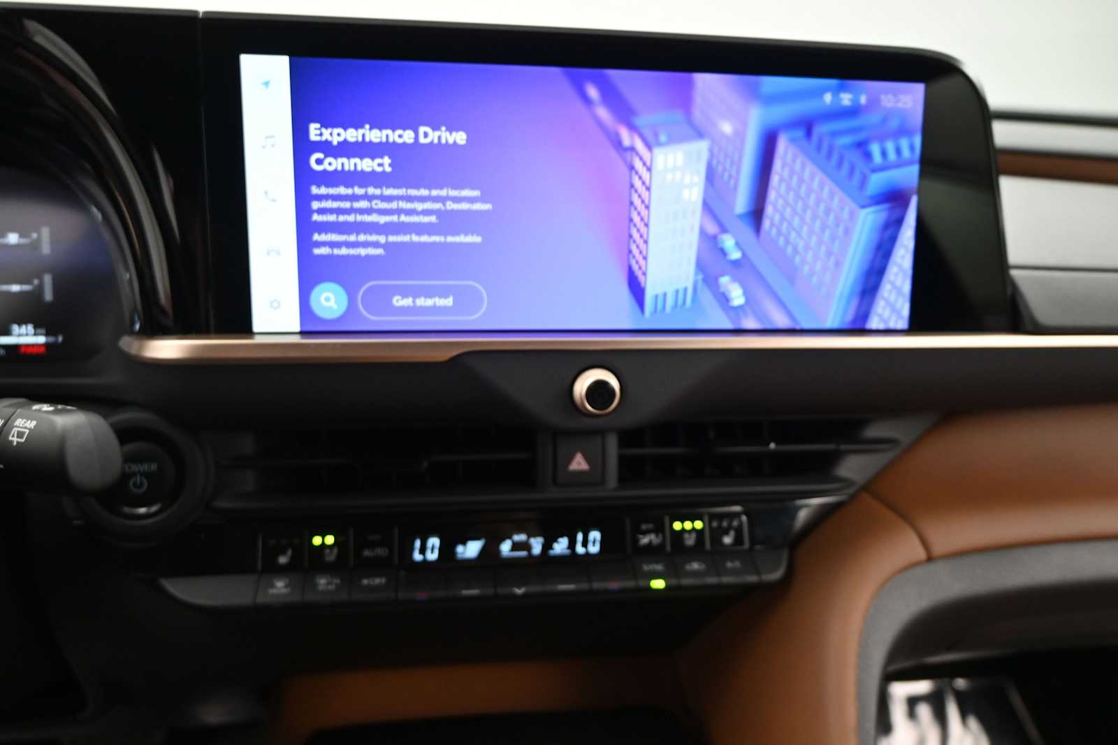 2025 Toyota Crown Signia Limited - Photo 20