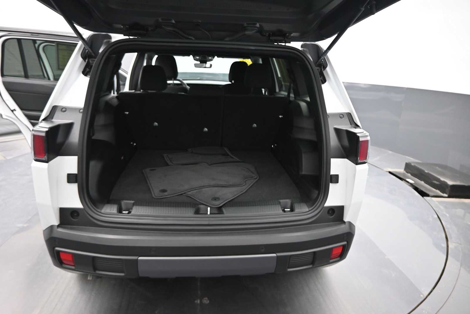 2026 Jeep Cherokee Laredo - Photo 14