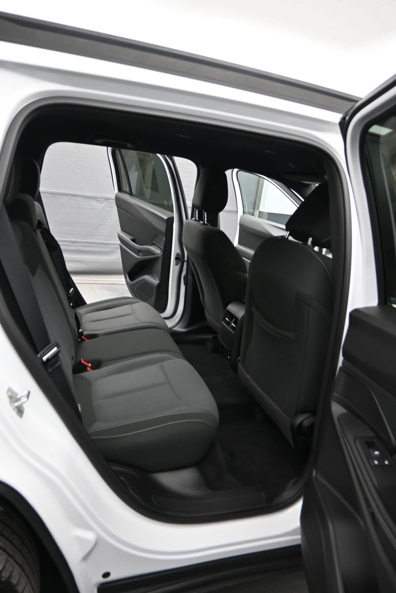 2026 Jeep Cherokee Laredo - Photo 15