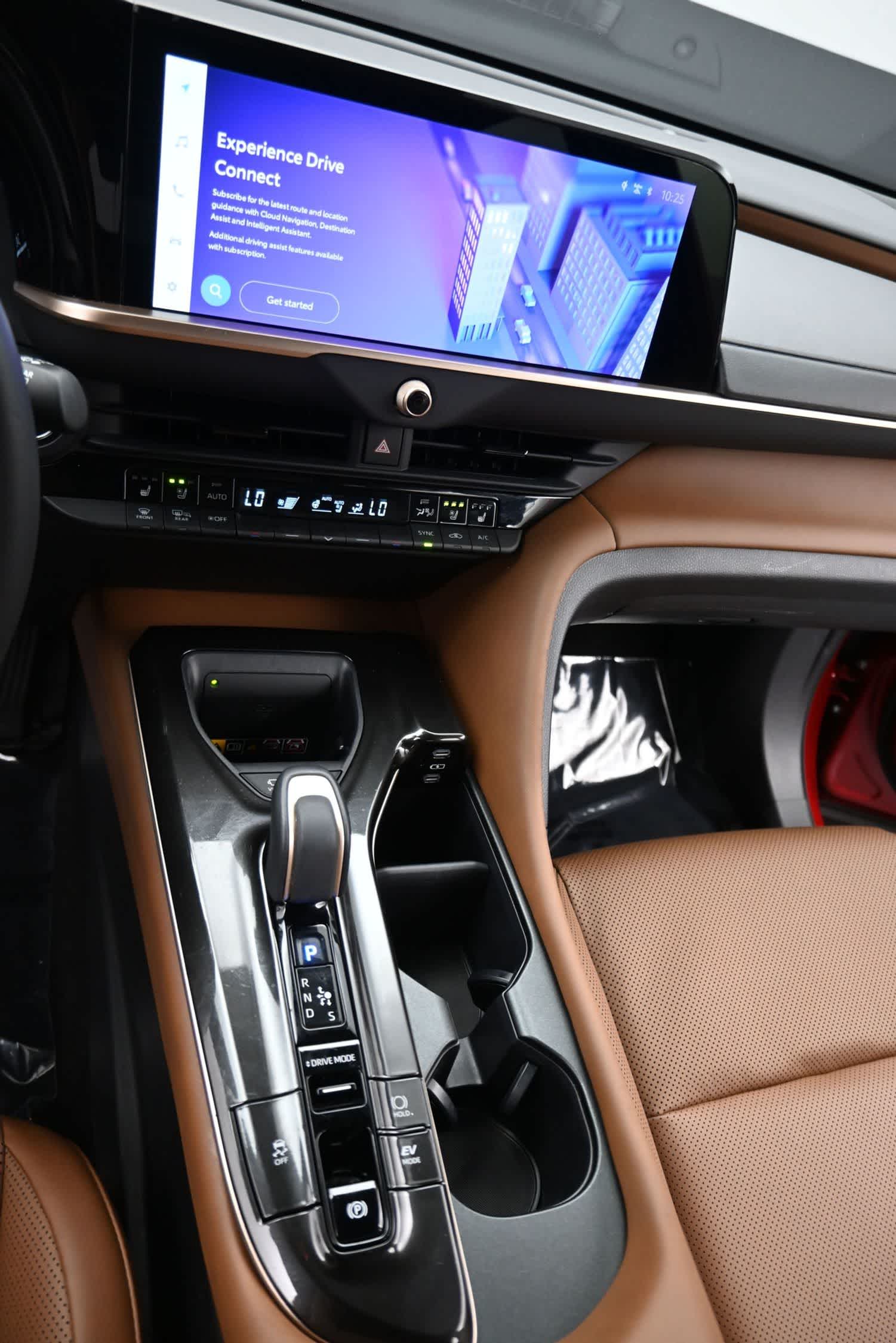 2025 Toyota Crown Signia Limited - Photo 22
