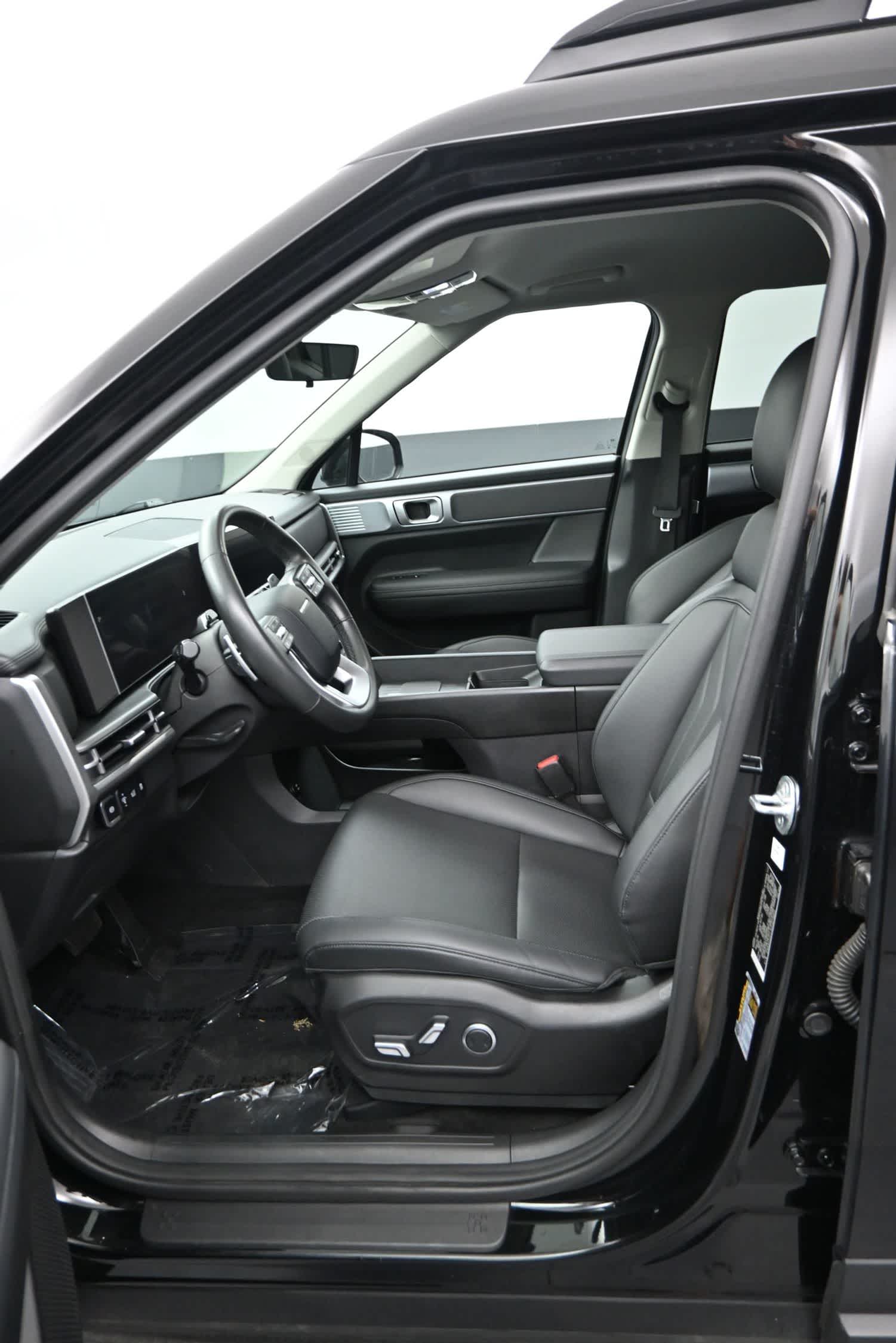 2025 Hyundai Santa Fe SEL - Photo 11