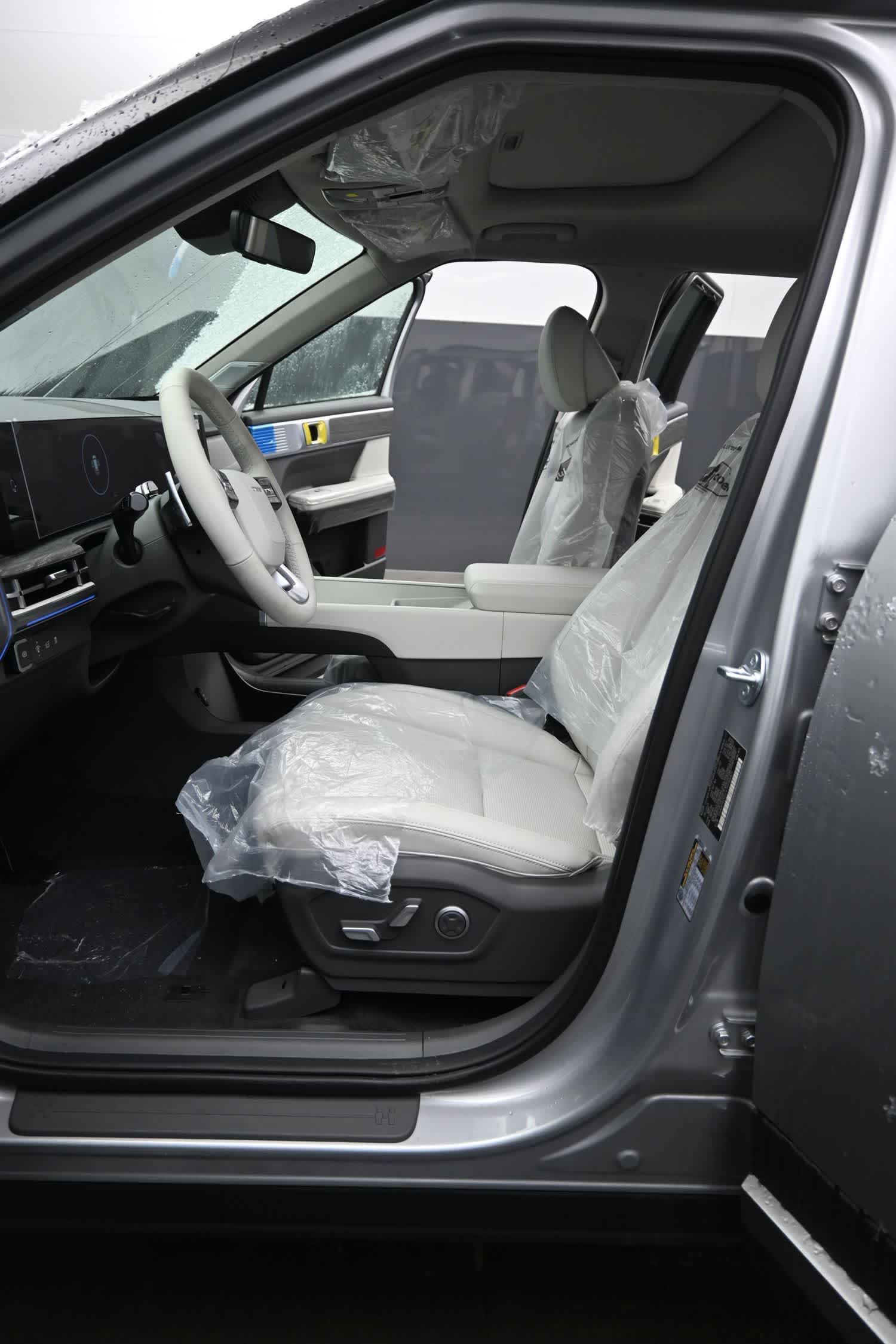 2026 Hyundai Santa Fe Limited - Photo 15