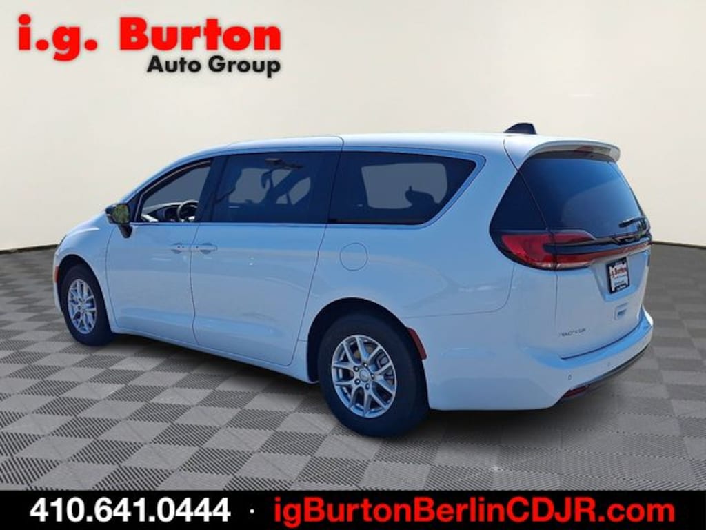 New 2027 Chrysler Pacifica SELECT Passenger Van