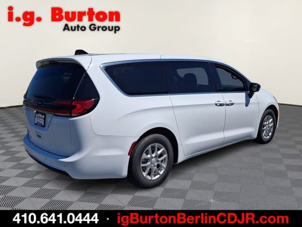 New 2027 Chrysler Pacifica SELECT Passenger Van