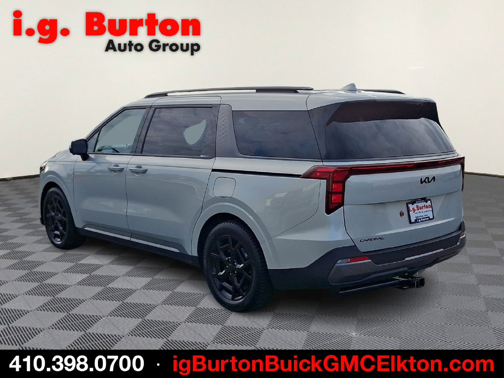 Used 2025 Kia Carnival SX Minivan/Van