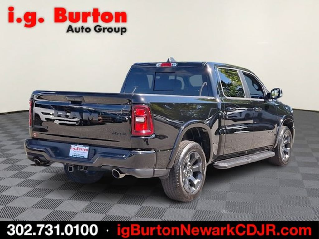 New 2027 Ram 1500 BIG HORN CREW CAB 4X4 5'7 BOX Pickup