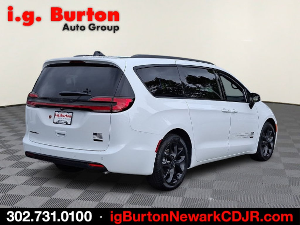 New 2027 Chrysler Pacifica SELECT Passenger Van