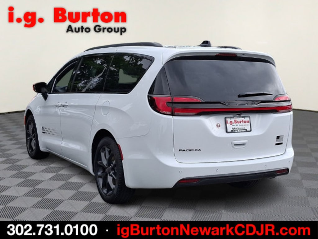New 2027 Chrysler Pacifica SELECT Passenger Van