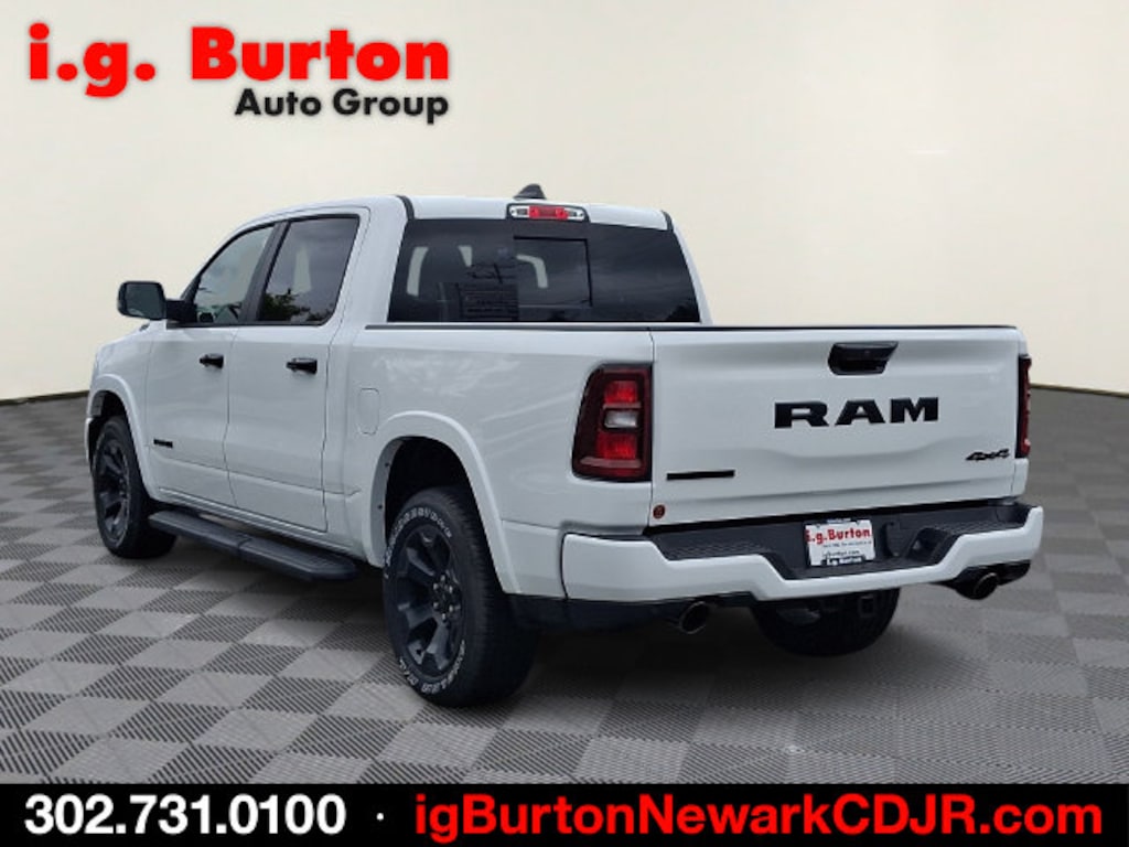 New 2026 Ram 1500 BIG HORN CREW CAB 4X4 5'7 BOX Pickup