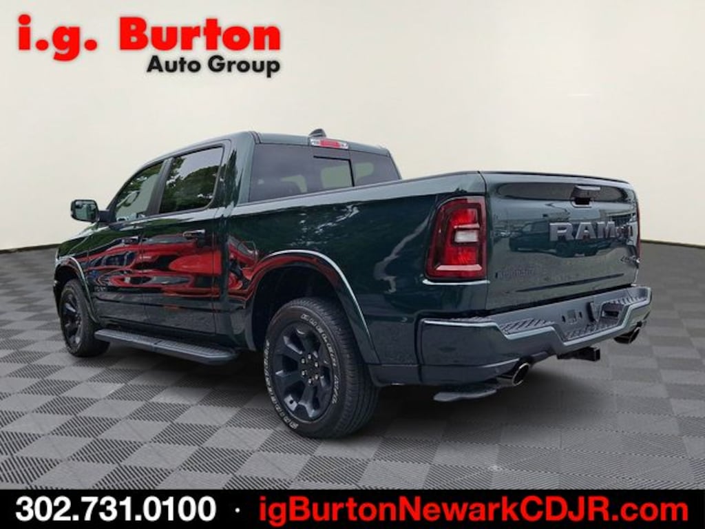 New 2026 Ram 1500 BIG HORN CREW CAB 4X4 5'7 BOX Pickup