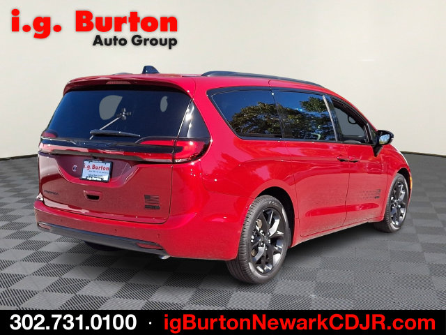New 2027 Chrysler Pacifica SELECT Passenger Van