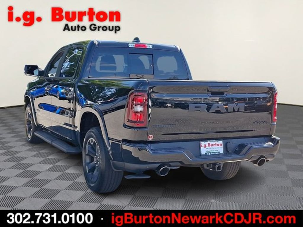 New 2027 Ram 1500 BIG HORN CREW CAB 4X4 5'7 BOX Pickup