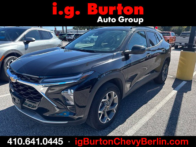 Used 2025 Chevrolet Trax LT SUV