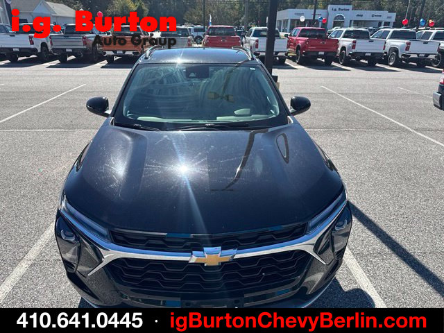 Used 2025 Chevrolet Trax LT SUV