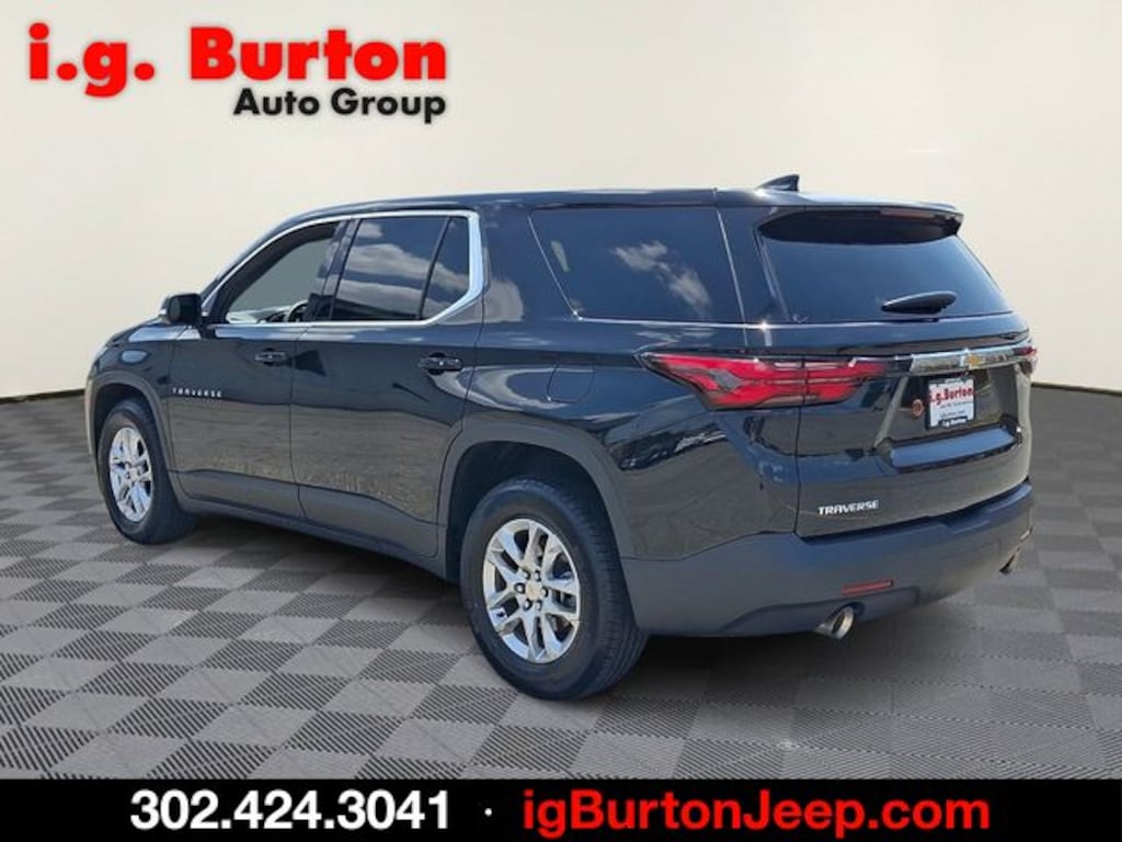 Used 2023 Chevrolet Traverse LS SUV