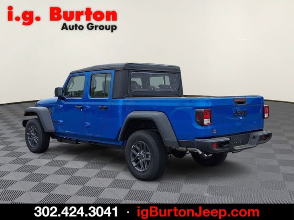 New 2026 Jeep Gladiator SPORT 4X4 Pickup