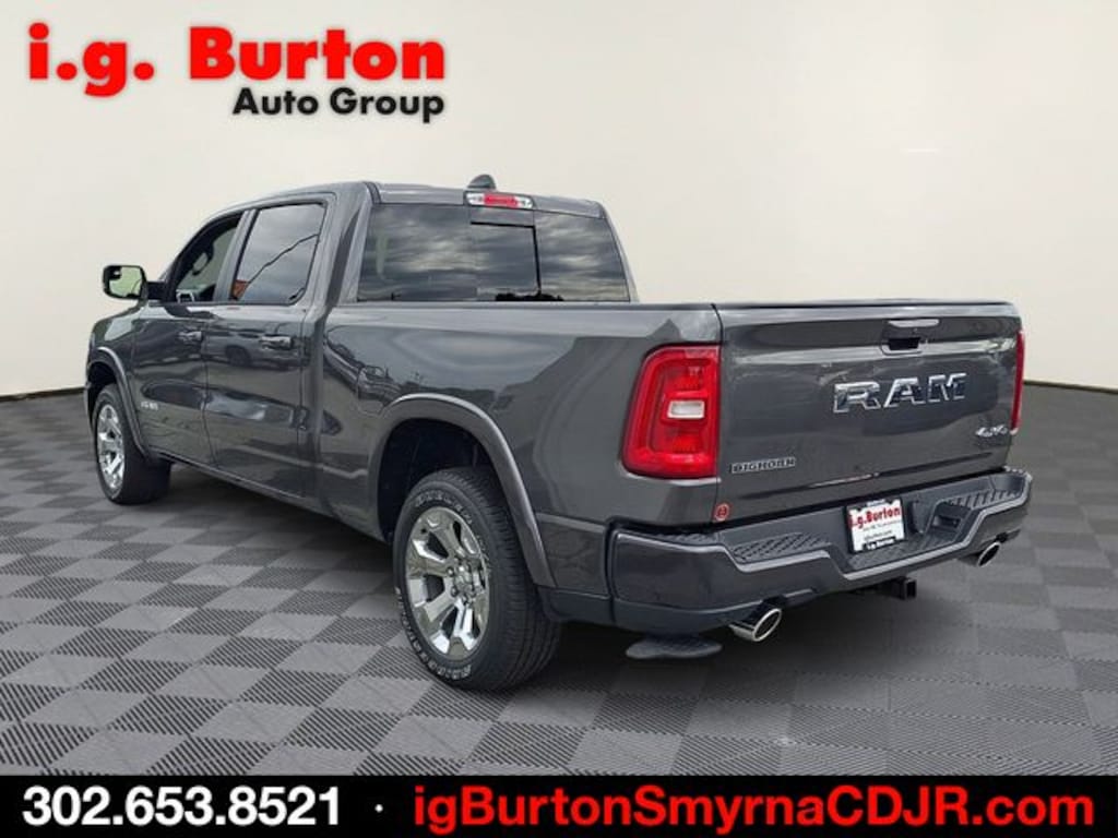New 2026 Ram 1500 BIG HORN CREW CAB 4X4 6'4 BOX Pickup
