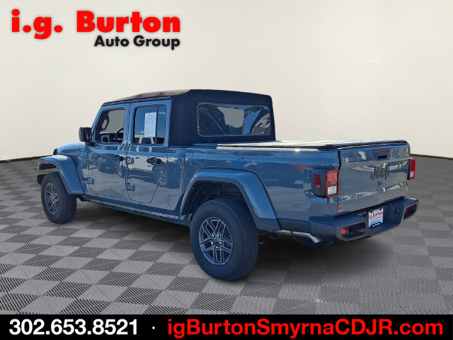 Used 2024 Jeep Gladiator Sport Truck Crew Cab