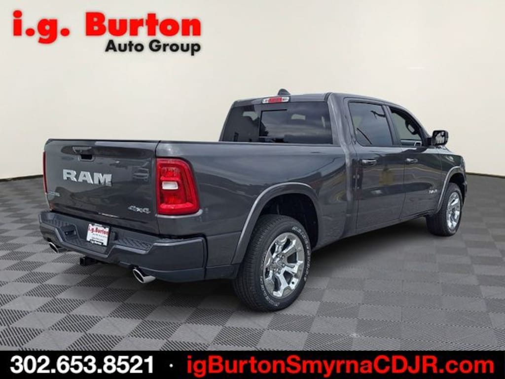 New 2026 Ram 1500 BIG HORN CREW CAB 4X4 6'4 BOX Pickup