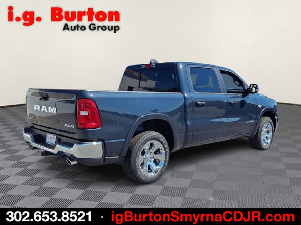 New 2026 Ram 1500 BIG HORN CREW CAB 4X4 5'7 BOX Pickup