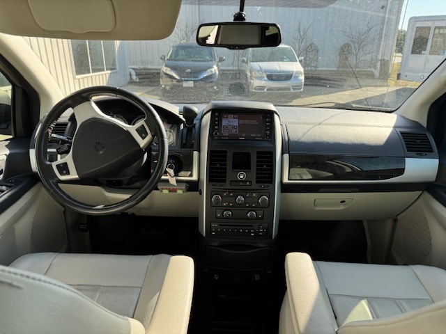 2010 Dodge Grand Caravan SXT - Photo 11