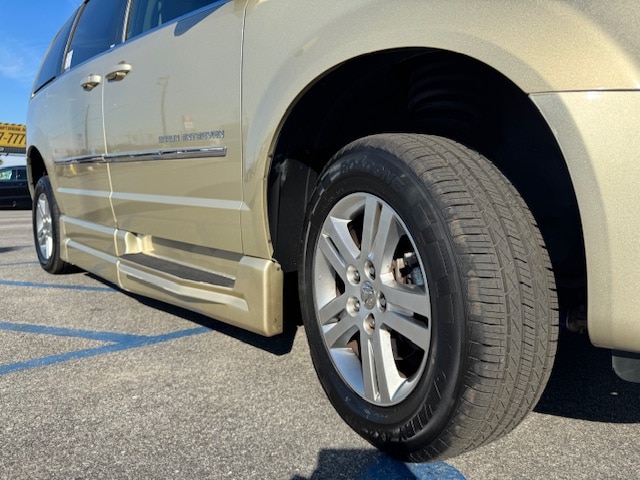 2010 Dodge Grand Caravan SXT - Photo 14